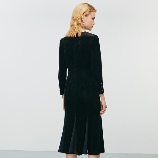 EITIE爱特爱优雅气质收腰拼接修身丝绒鱼尾连衣裙秋新款7907637 商品图4