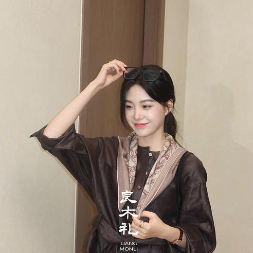 【不退不换】【现货】良木礼羊毛丝巾(Q258406) 商品图2