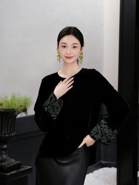 盛唐婧| 新中式真丝绒重工钉珠上衣