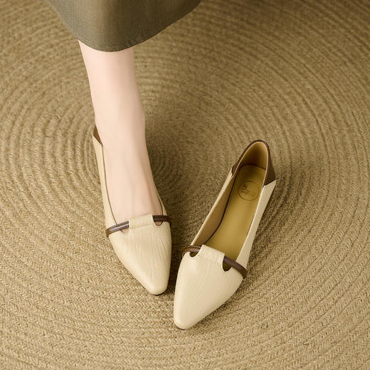品质好货|Safiya/索菲娅春秋法式优雅撞色尖头低跟浅口单鞋 SFD3111701 商品图2