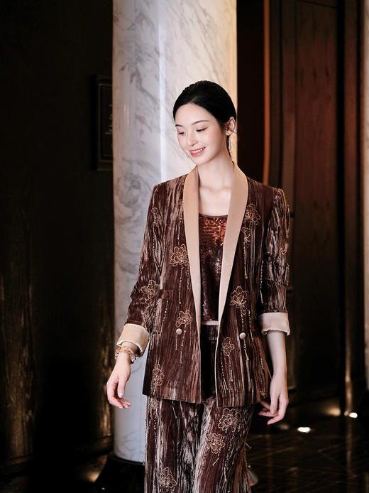 东方境X郭培 | 重工流苏芙蓉花刺绣丝绒西服上衣 商品图5