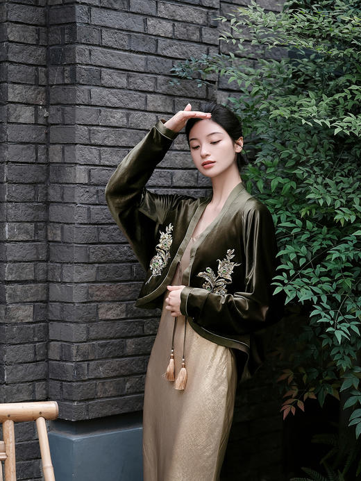 东方境X郭培 | 新中式帝王花刺绣外套 商品图3