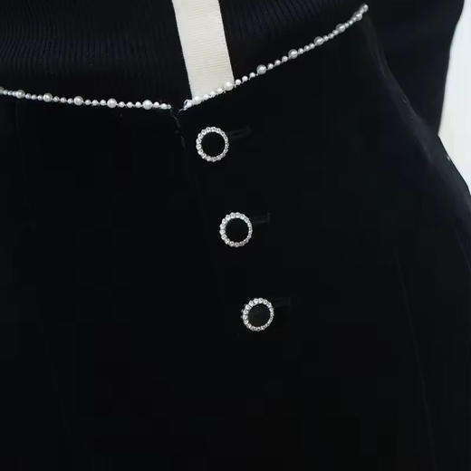 MAXRIENY精致复古丝绒长裤垂坠感宽松慵懒裤子女24冬新款钉珠花边(货号:MS85PA755) 商品图2