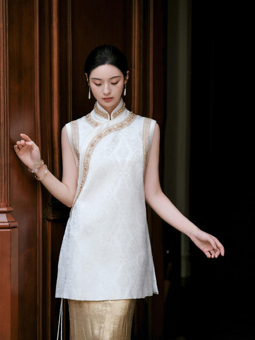 廷前观棠 | 江城雪长款马甲 商品图2