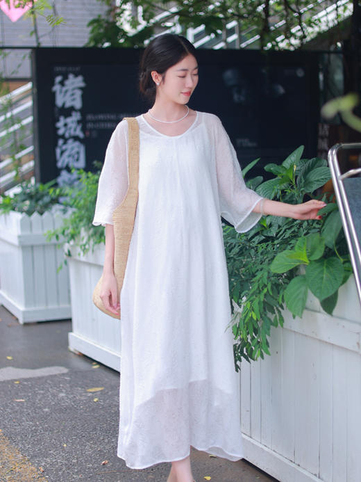 【抖音专属】挚白·新中式连衣裙（25707383B-银白） 商品图0