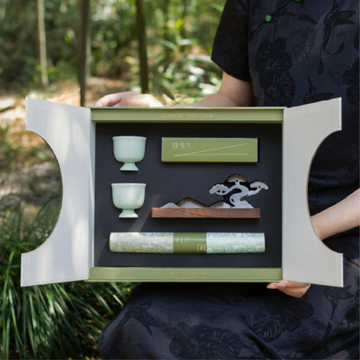 羽诗制造出品 方圆寸间竹编相框摆件青松胡桃木香插青松线香品茗杯织锦茶席文创礼盒 商品图0