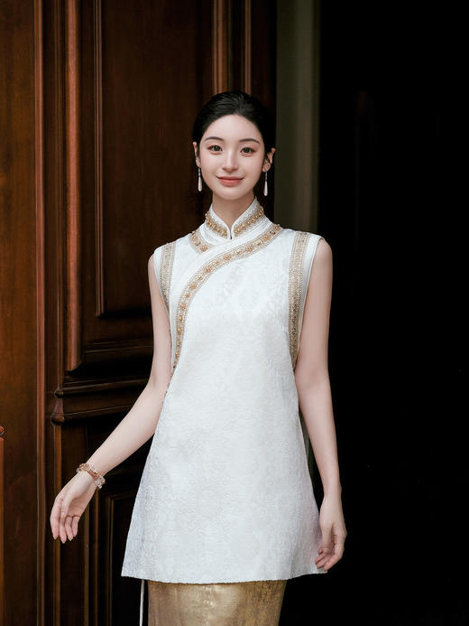 廷前观棠 | 江城雪长款马甲 商品图0