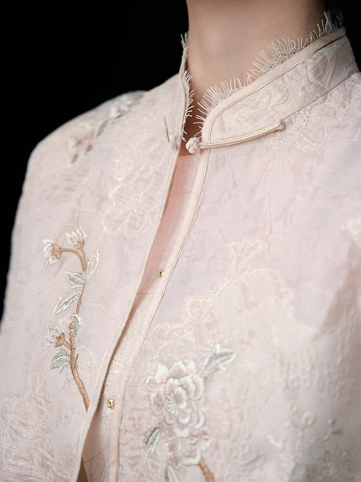 东方境X郭培 | 丹枝聆羽中式上衣 商品图3