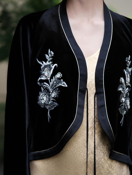东方境X郭培 | 新中式帝王花刺绣外套-黑色 商品图3