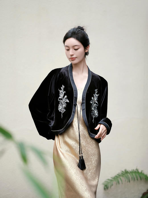 东方境X郭培 | 新中式帝王花刺绣外套-黑色 商品图0