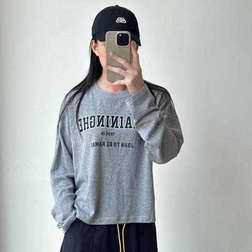 复古美式休闲风字母印花长袖T恤女25秋季肌理感新款圆领宽松上衣 商品图1