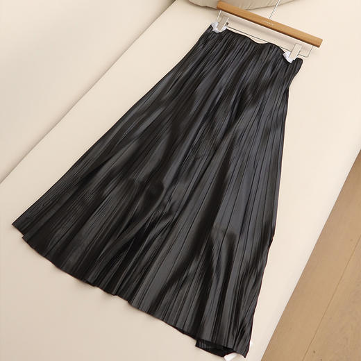 【特价不退不换】良木礼亮面百褶裙（Q2584171F） 商品图5