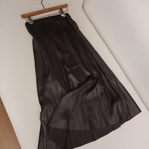 【特价不退不换】良木礼亮面百褶裙（Q2584171F） 商品图6