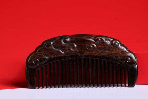 LP0134°如意纹半月型木梳 商品图3