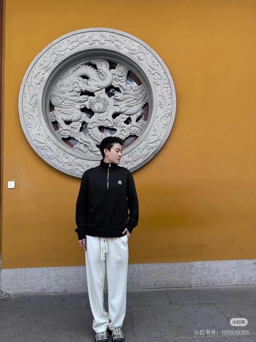 现货 moncler蒙口半拉链卫衣 经典款   只有黑色 商品图1