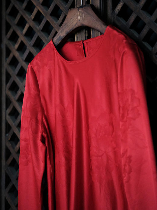 盛唐婧 | 真丝牡丹提花修身国风上衣-红色 商品图2