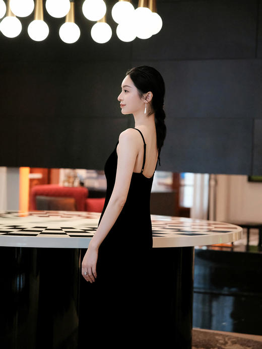 盛唐婧| 重磅真丝绒玫瑰花珠绣修身吊带裙 商品图8