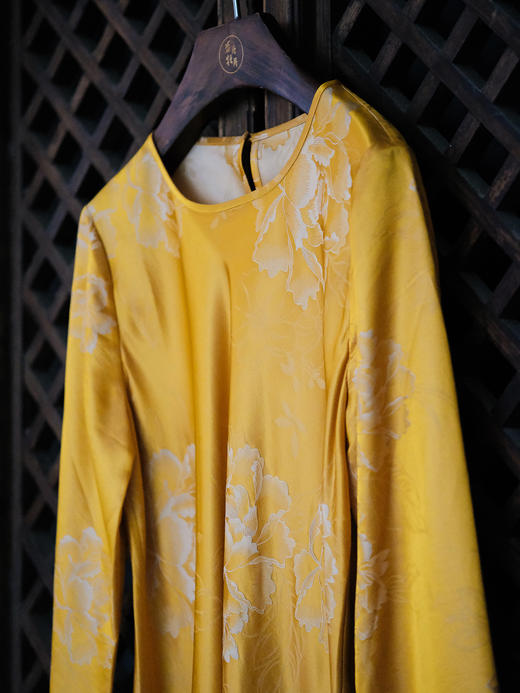 盛唐婧 | 真丝牡丹提花修身国风上衣-黄色 商品图1