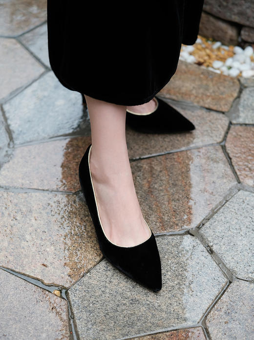 盛唐婧 | 墨阑-真丝丝绒高跟鞋(特殊商品不退不换)-[特价品] 商品图1