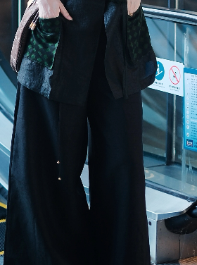 盛唐婧 | 香云纱龟裂纹百搭轻奢阔腿裤