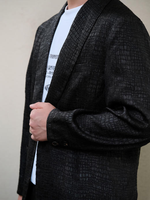 盛唐婧 | 香云纱鳄鱼纹修身男西装外套 商品图1