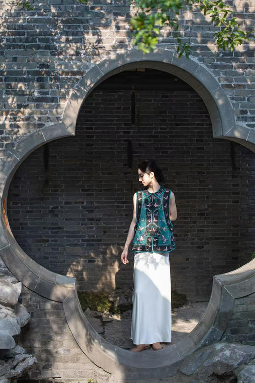 盛唐牡丹盛奢系列 | 手推绣如意蝴蝶马甲-孔雀绿 商品图3