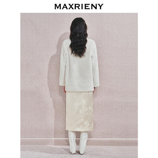 MAXRIENY贵雅中式外套盘扣流苏设计24冬新款女装高级气质感开衫(货号:MS85JA537) 商品图4