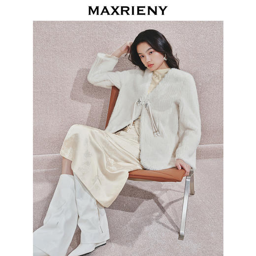 MAXRIENY贵雅中式外套盘扣流苏设计24冬新款女装高级气质感开衫(货号:MS85JA537) 商品图2