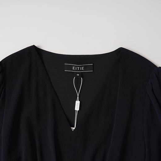 EITIE爱特爱舒适压褶宽松a字系带收腰显瘦连衣裙秋季新款8307001 商品图8