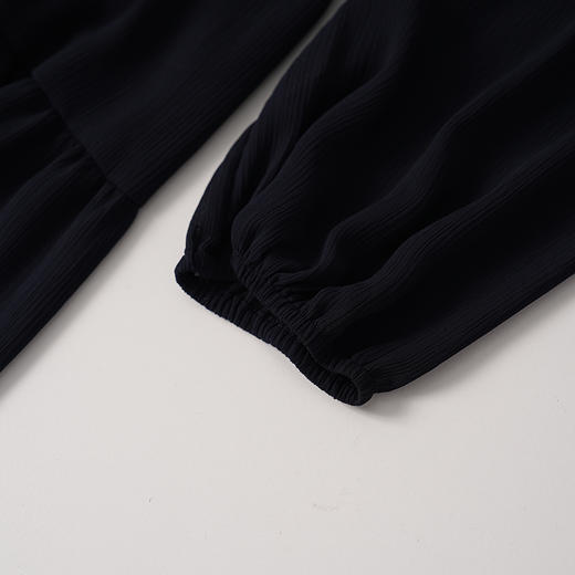 EITIE爱特爱舒适压褶宽松a字系带收腰显瘦连衣裙秋季新款8307001 商品图9