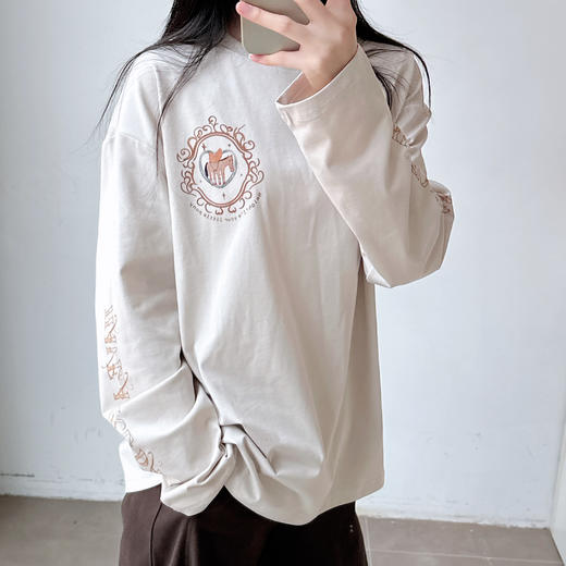 宽松休闲风 2025秋季新款 美式复古 时尚字母印花设计丝巾长袖T恤 商品图1