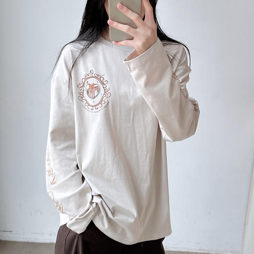 宽松休闲风 2025秋季新款 美式复古 时尚字母印花设计丝巾长袖T恤 商品图0
