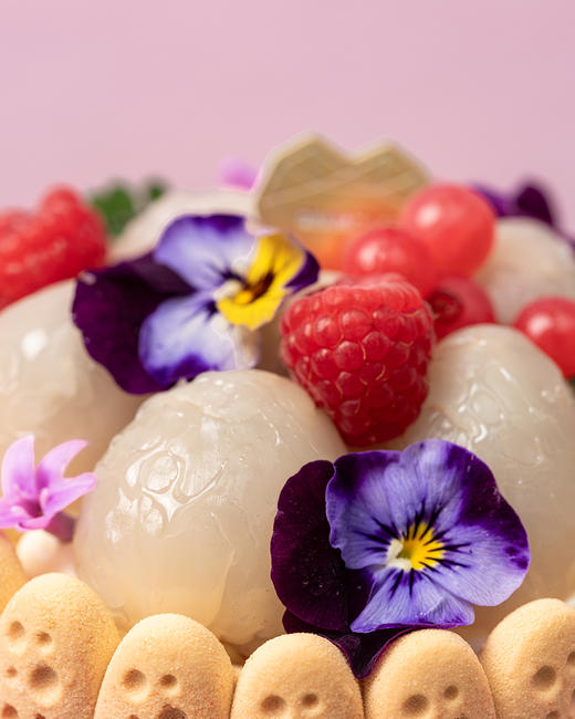 鲜果夏洛特玫瑰龙眼慕斯生日蛋糕 商品图1