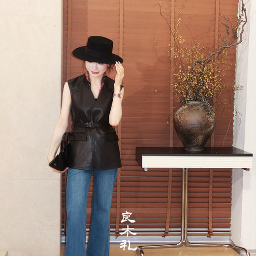 【预售7天】良木礼山羊鹿纹皮马甲（腰带）（Q259115） 商品图4