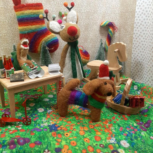 北京仓｜Felt So Good-Festive Rainbow Dog-彩虹小狗 羊毛毡 挂件［英国设计师］ 商品图5