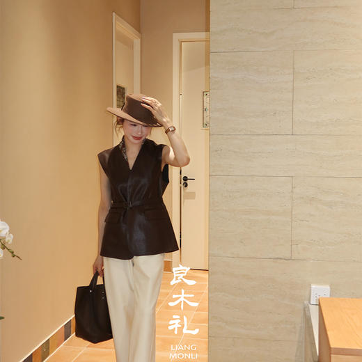 【预售7天】良木礼山羊鹿纹皮马甲（腰带）（Q259115） 商品图6