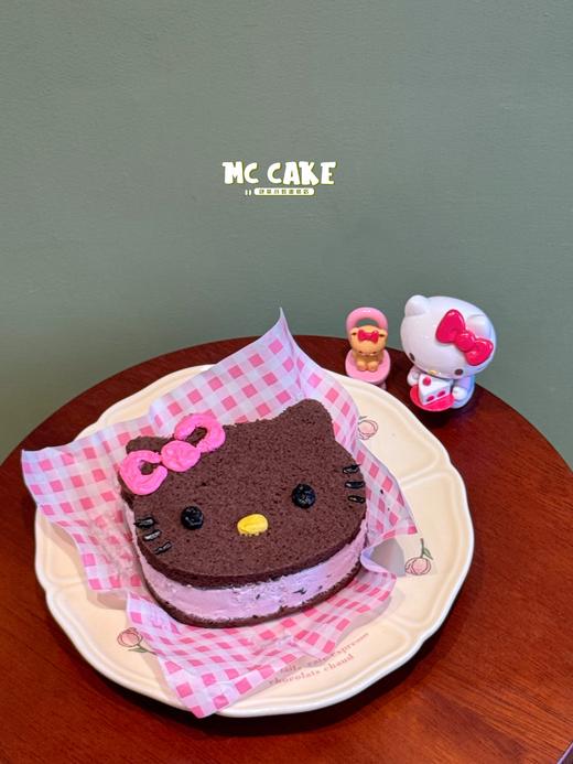 黑皮KT猫便当盒（巧克力蛋糕胚、展示图为蓝莓果馅）注意！夹心不一样侧面奶油不一样 商品图0