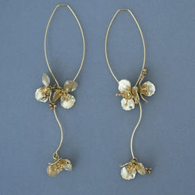 订购4周到｜Monshiro-omodaka-白色 水晶 泽泻  长耳坠［日本设计师］