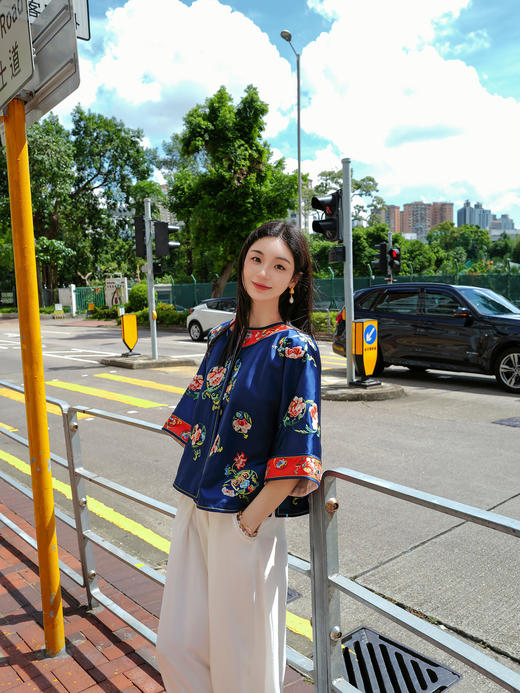 盛唐牡丹大师系列 | 重缎真丝手绣对襟短褂 (盛唐牡丹与非遗传承人王小潇联名系列) 商品图0