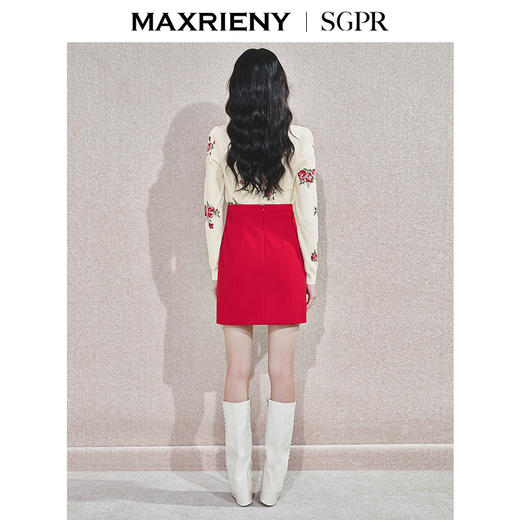 MAXRIENY2025秋冬新年红系列浪漫优雅感提花刺绣长袖显瘦针织上衣(货号:MS85SW752) 商品图3