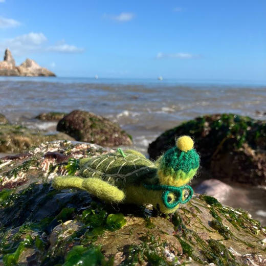 北京仓｜Felt So Good-Simon the Sea Turtle-惬意的海龟 西蒙 羊毛毡 挂件［英国设计师］ 商品图0