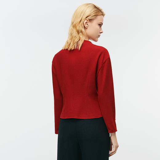 EITIE爱特爱冬季新款经典气质优雅通勤大气圆领收腰显瘦上衣8013701 商品图5