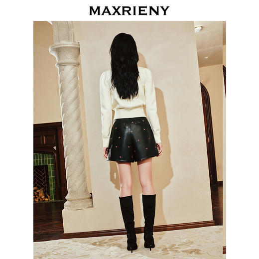 MAXRIENY【商场同款】精致复古绣花环保皮半裙冬款高腰A摆裤裙(货号:MC88PA804) 商品图2