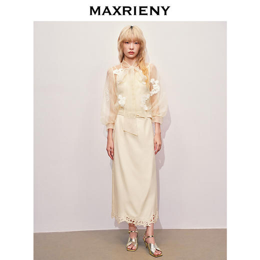 MAXRIENY【Day Dreaming-主题纪念款】MAXRIENY优雅藤蔓刺绣上衣(货号:MC85TP087) 商品图0