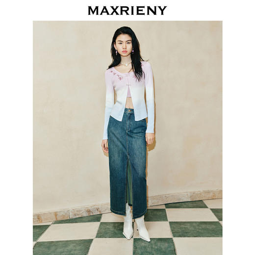 【东方玉兰-商场同款新品】MAXRIENY精致复古感开衩牛仔半裙2025春(货号:MC85SK039) 商品图1