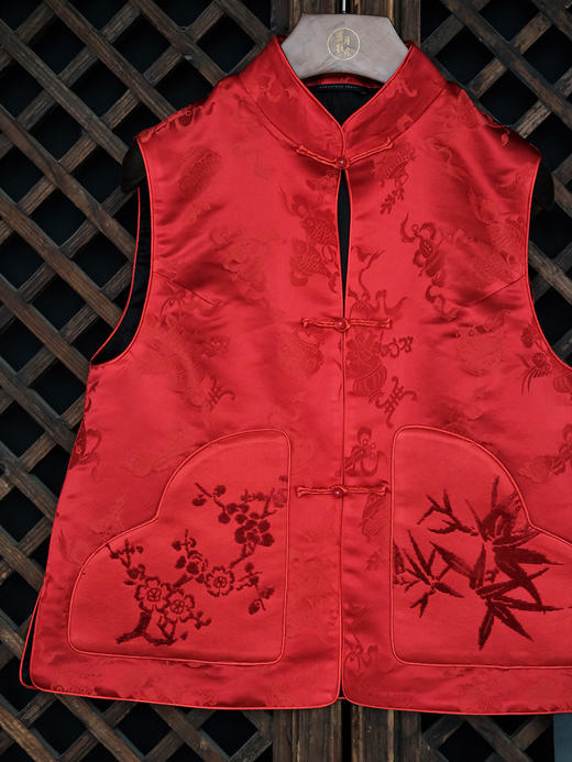 盛唐牡丹 | 吉祥八宝花蕾缎对襟马甲 商品图1