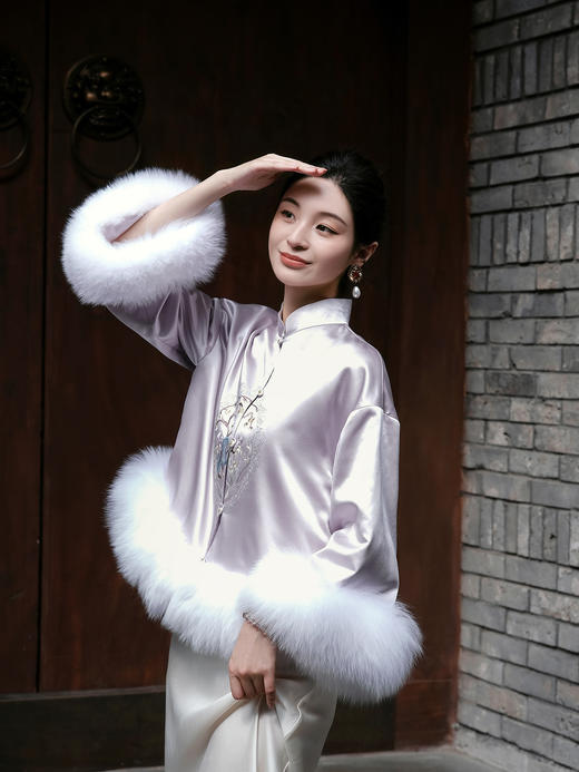 盛唐牡丹大师系列 | 紫琼真丝团纹手绣狐狸毛棉外套 商品图4