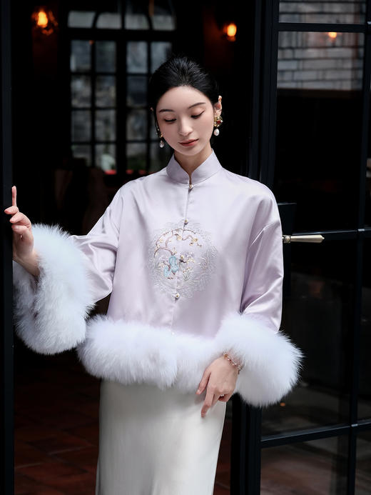 盛唐牡丹大师系列 | 紫琼真丝团纹手绣狐狸毛棉外套 商品图1