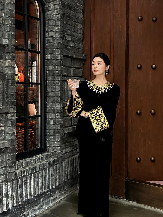 盛唐牡丹大师系列-卢梅红| 盘金绣真丝丝绒对襟外套 商品图7