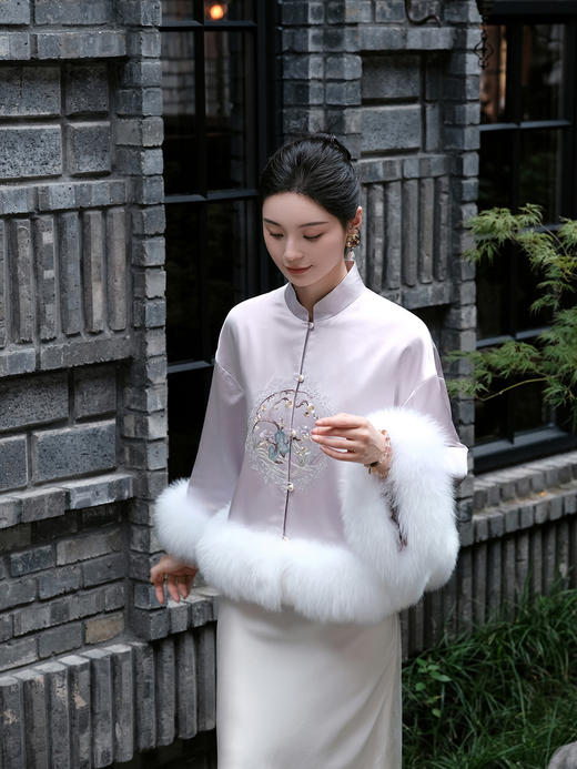 盛唐牡丹大师系列 | 紫琼真丝团纹手绣狐狸毛棉外套 商品图5